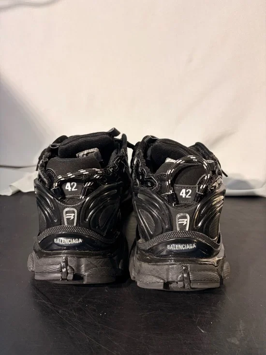 Balenciaga runners size 9 good Condition - Picture 2 of 5